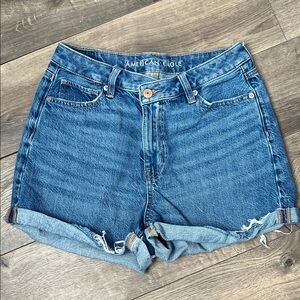 Women’s American Eagle Denim Shorts size 4